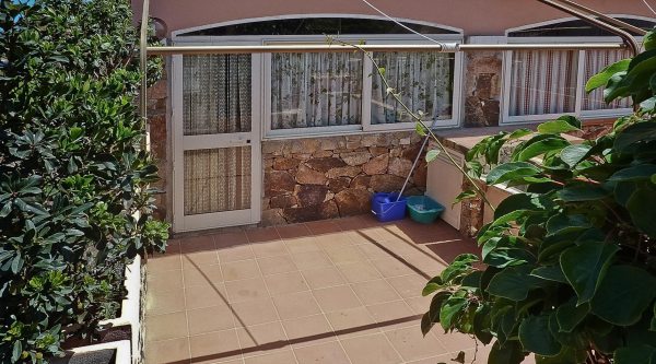 Kleine Terrasse am Eingang - Agrustos - Casa Mona